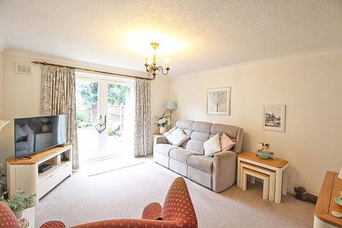 27 Gideons Close, Dudley, DY3 2HY