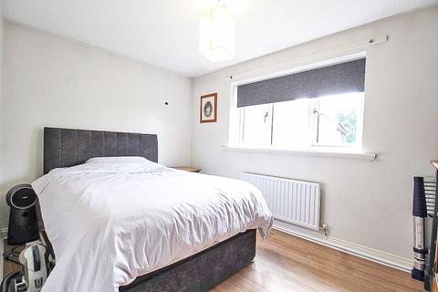 27 Gideons Close, Dudley, DY3 2HY
