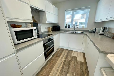 10 Gwartha Close, St Austell, PL25 3GF