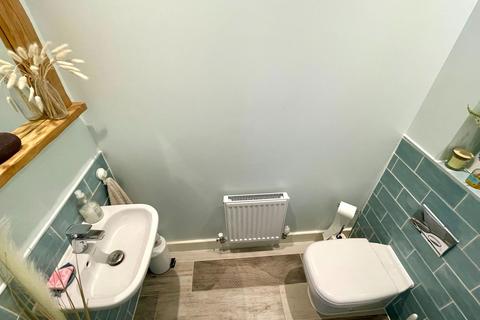10 Gwartha Close, St Austell, PL25 3GF