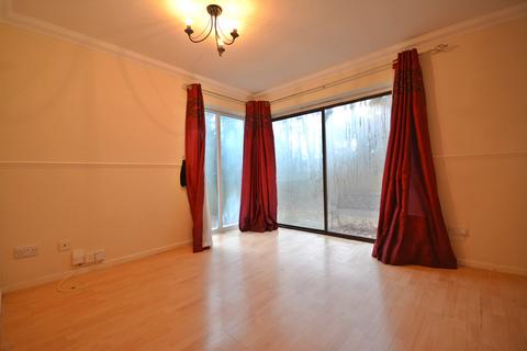 1 bedroom flat to rent, Wayland Close, Harmans Water, RG12