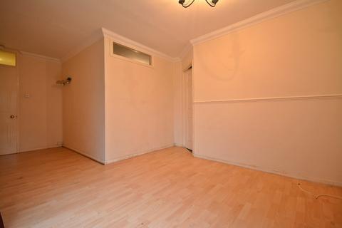 1 bedroom flat to rent, Wayland Close, Harmans Water, RG12