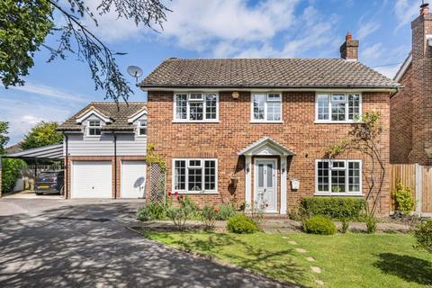 4 bedroom detached house for sale, Childs Hall Close, Bookham