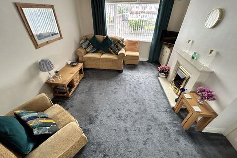 2 bedroom apartment for sale, Llandudno Road, Penrhyn Bay