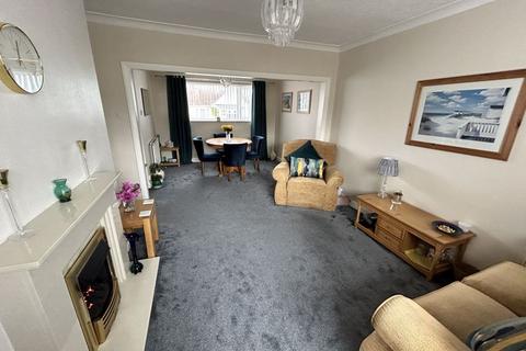2 bedroom apartment for sale, Llandudno Road, Penrhyn Bay