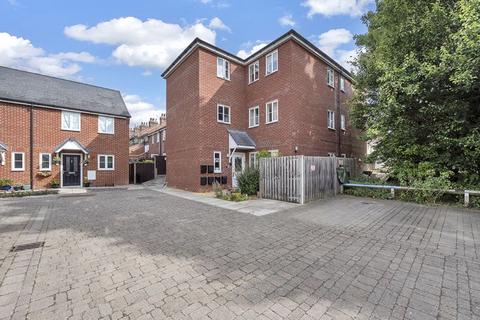 2 bedroom apartment for sale, Corsbie Close, Bury St. Edmunds