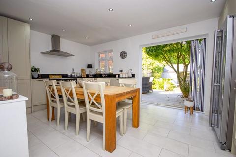 602 Rayleigh Road, Hutton, Brentwood, CM13 1SG
