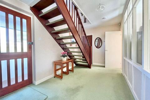 5 Cavendish Drive, Claygate, Esher, KT10 0QE