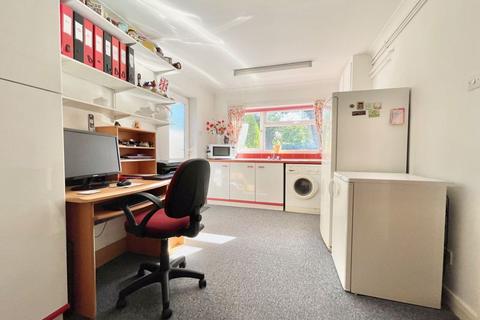 5 Cavendish Drive, Claygate, Esher, KT10 0QE