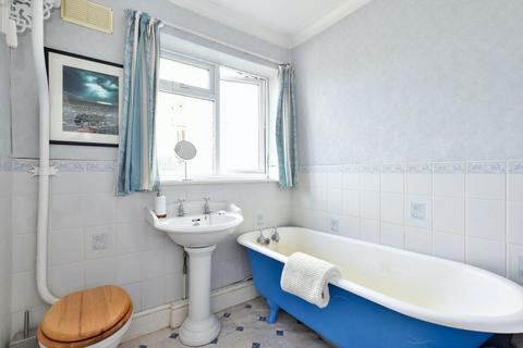 66 York Road, Chingford, London, E4 8LA