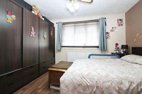 2 bedroom terraced house for sale, Bayshill Rise, Northolt