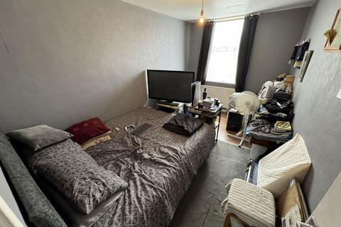 2 bedroom terraced house for sale, Delta Grove, Northolt