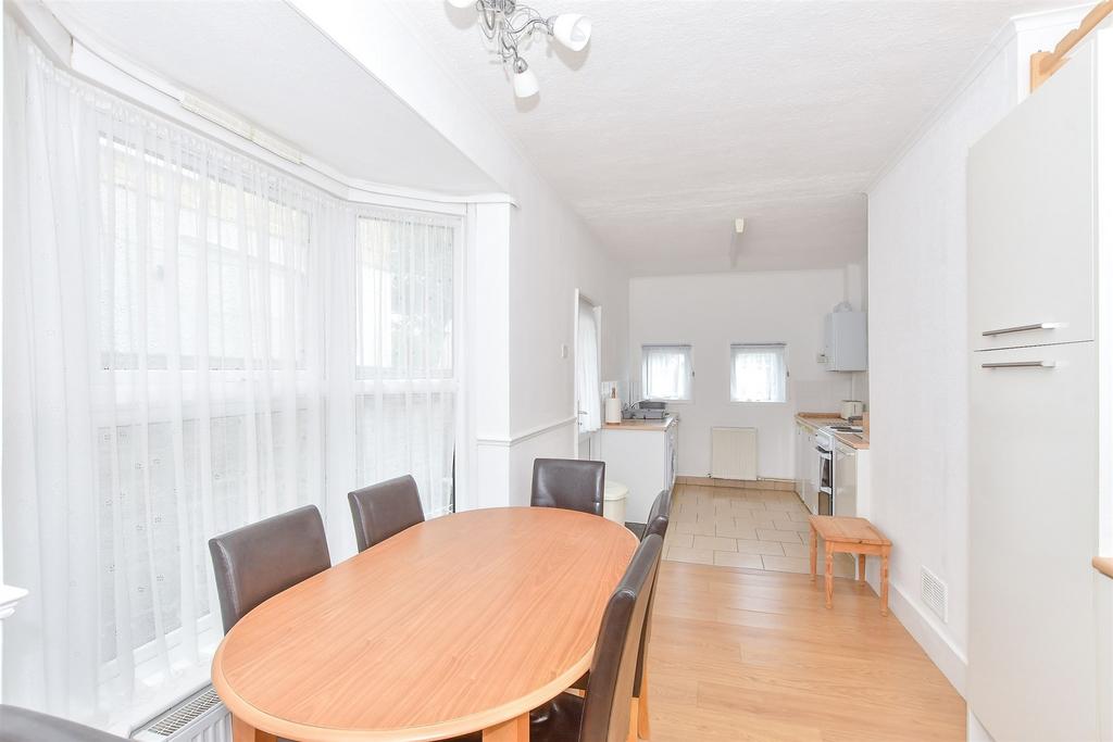 Kitchen/ Breakfast Room