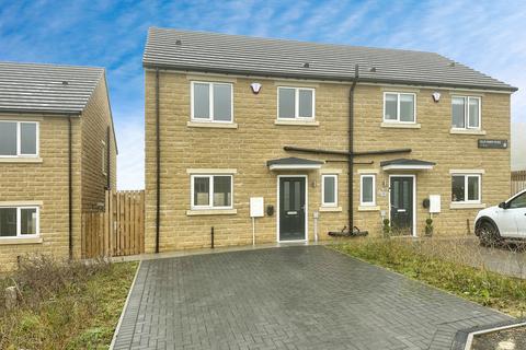 3 bedroom semi-detached house to rent, Old Farm Rise, Bradford, West Yorkshire, BD2