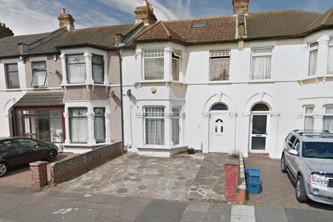 4 bedroom house to rent, Blythswood Road, Seven Kings, Ilford