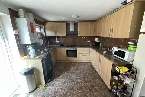 4 bedroom house to rent, Blythswood Road, Seven Kings, Ilford