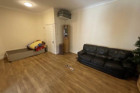 4 bedroom house to rent, Blythswood Road, Seven Kings, Ilford