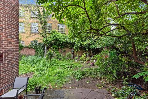 Studio for sale, Mitchell House, College Cross, London, N1