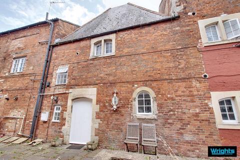 2 bedroom terraced house to rent, Hill Street, Trowbridge