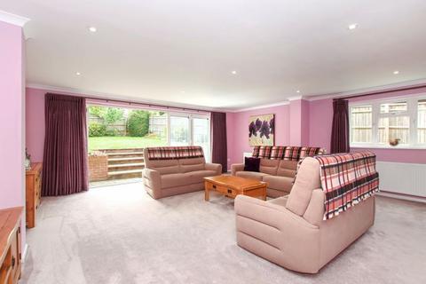 4 bedroom detached house for sale, Thornetree Drive, Tring