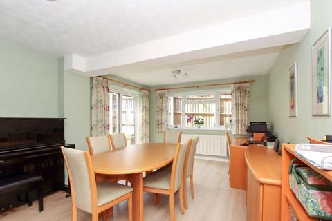 4 bedroom detached house for sale, Thornetree Drive, Tring