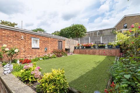 2 bedroom bungalow for sale, Shelley Drive, Bletchley, Milton Keynes