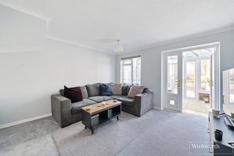 26 Hodges Close, Bagshot, GU19 5QS