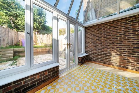 26 Hodges Close, Bagshot, GU19 5QS