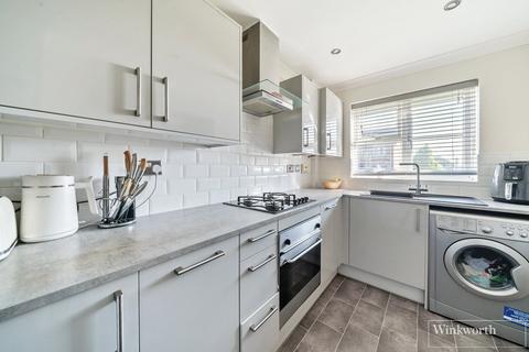 26 Hodges Close, Bagshot, GU19 5QS