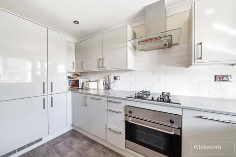 26 Hodges Close, Bagshot, GU19 5QS