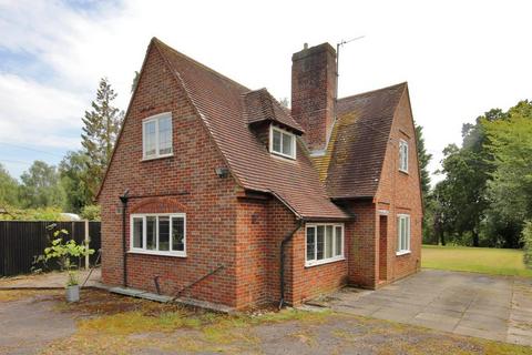 3 bedroom detached house for sale, Horns Road, Hawkhurst, Kent, TN18 4QT