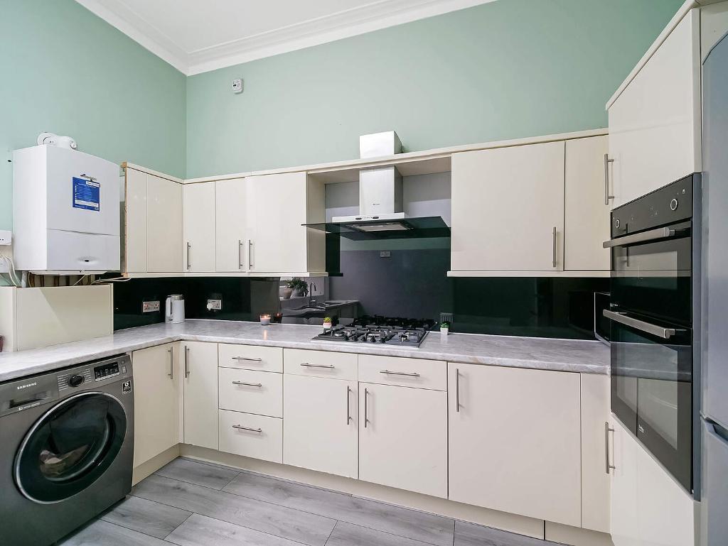 Dining kitchen