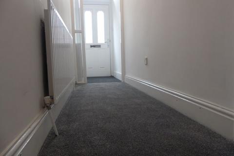 3 bedroom terraced house to rent, Manchester Road, Oldham OL2