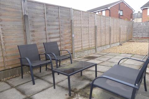 9 Vine Close, Shaw, Oldham, OL2 7TG