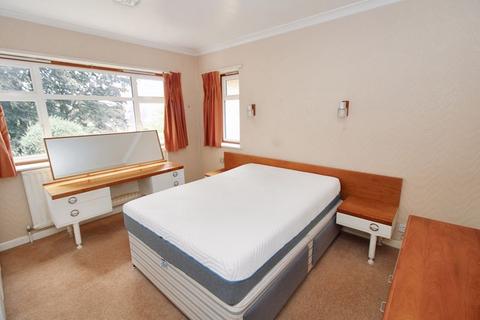 5 Fernside, Hazlemere, High Wycombe, HP15 7EU