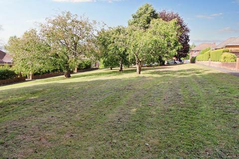 5 Fernside, Hazlemere, High Wycombe, HP15 7EU