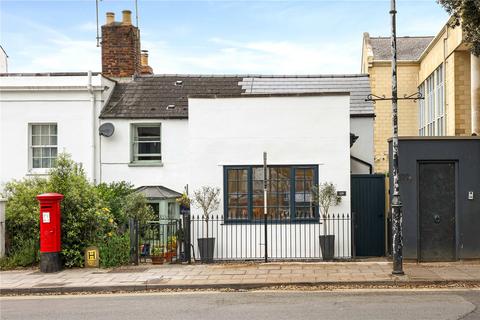 2 bedroom end of terrace house for sale, Bath Road, Cheltenham GL53