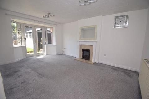 4 bedroom detached house to rent, Gleneagles Close, Lowton