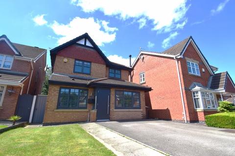 4 bedroom detached house to rent, Gleneagles Close, Lowton