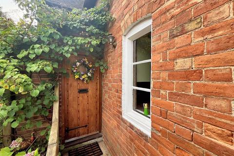 3 bedroom cottage for sale, Stokes Lane, Tewkesbury GL20