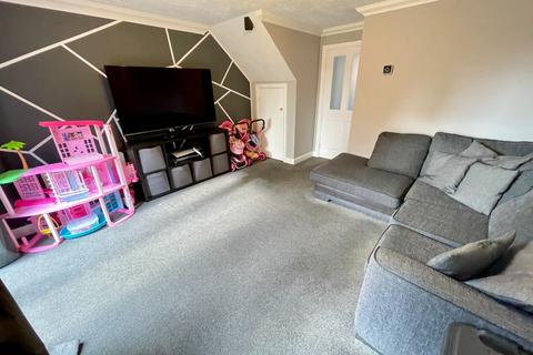 37 Lorimer Close, Luton, LU2 7RL