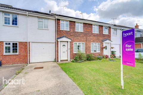 3 bedroom terraced house for sale, Spruce Close, Witham