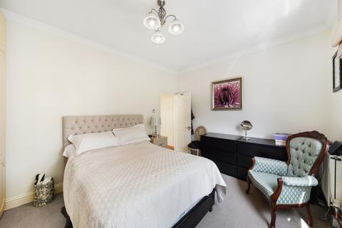 2 bedroom house for sale, Elliott Road, Chiswick W4