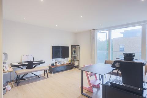 2 bedroom apartment for sale, Heritage Place, Brentford TW8