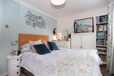 4 bedroom terraced house to rent, London N11