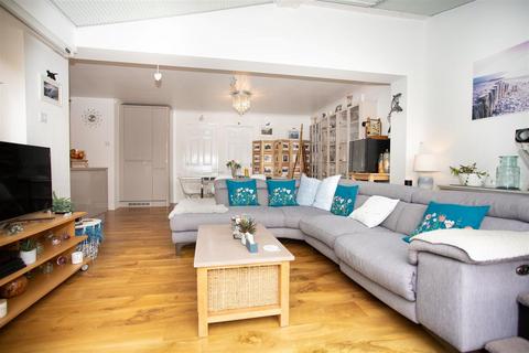undefined, London N11