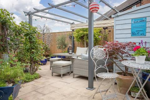 undefined, London N11