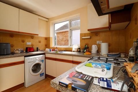 2 bedroom flat to rent, Briar Meads, Leicester, LE2