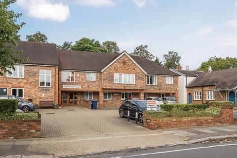 1 bedroom retirement property for sale, Hertswood Court, Hillside Gardens, Barnet, EN5