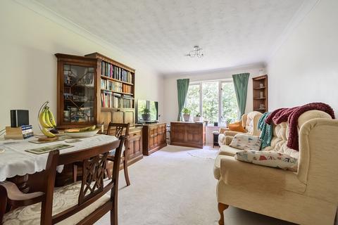 1 bedroom retirement property for sale, Hertswood Court, Hillside Gardens, Barnet, EN5